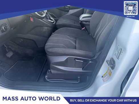 Used 2016 Ford Transit Connect XLT image 7
