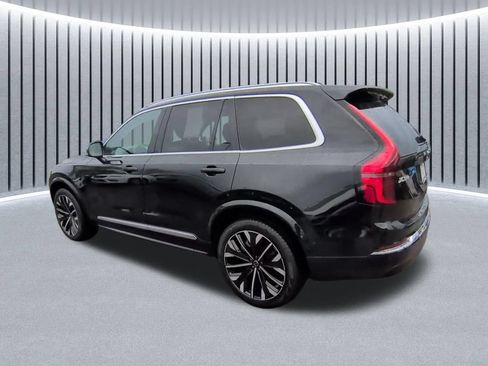 Used 2025 Volvo XC90 B5 Plus AWD/4WD image 8