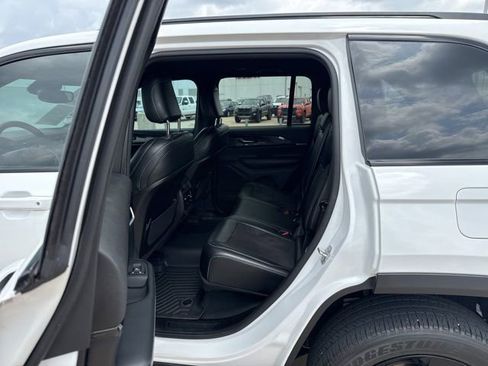 Used 2023 Jeep Grand Cherokee Altitude AWD/4WD image 24