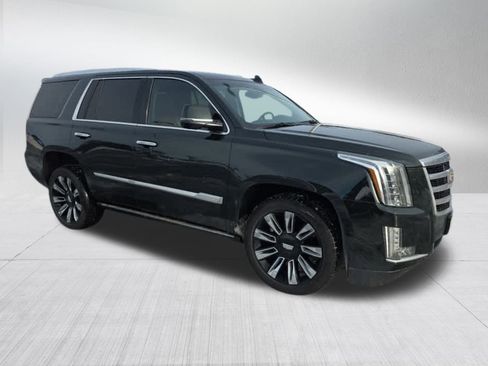 Used 2016 Cadillac Escalade Premium image 2