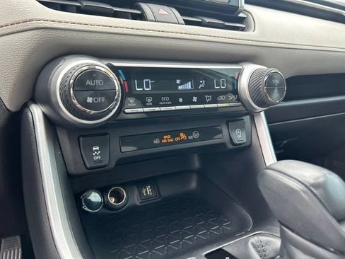 Used 2025 Toyota RAV4 XLE w/ Convenience Package FWD image 28