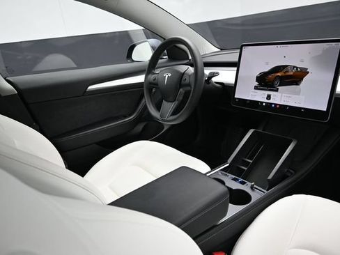 Used 2023 Tesla Model 3 Standard Range RWD image 14