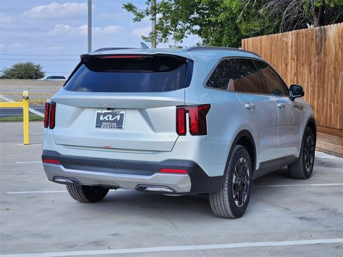 New 2026 Kia Sorento S w/ S Panoramic Sunroof Package image 4