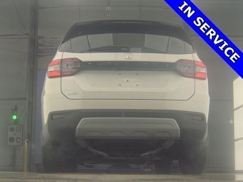 Used 2024 Honda Pilot EX-L image 4