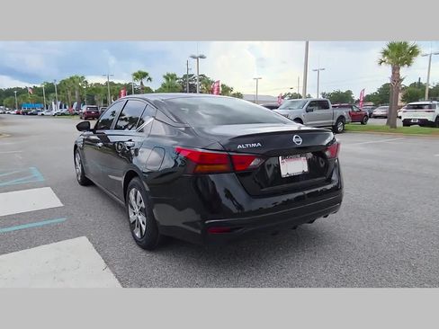 Used 2022 Nissan Altima 2.5 S FWD image 29