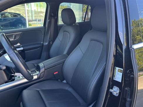 Used 2025 Mercedes-Benz GLA 250 image 12