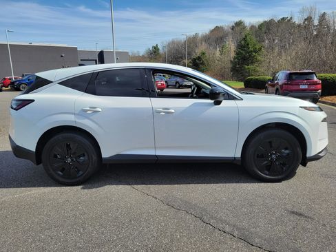 Certified 2025 Nissan Murano SV image 4