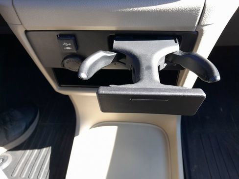 Used 2018 Toyota Sienna LE AWD/4WD image 27
