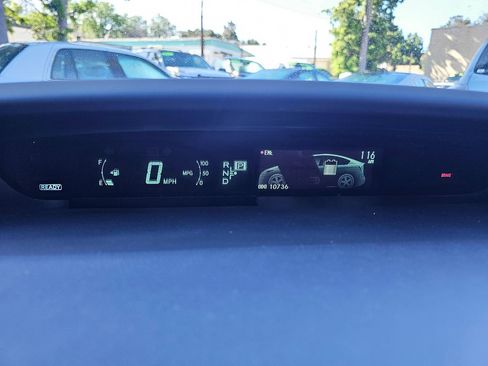 Used 2015 Toyota Prius Four w/ Deluxe Solar Roof Package image 35