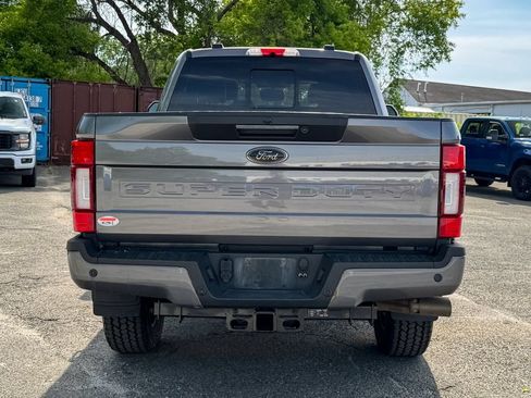 Certified 2022 Ford F350 Lariat w/ Black Appearance Package AWD/4WD image 4