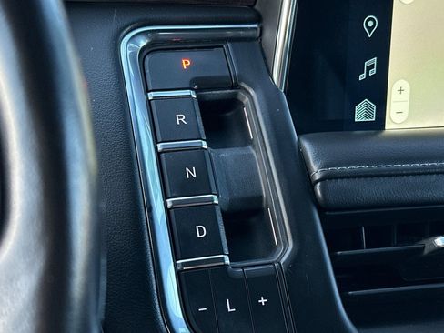 Used 2022 Chevrolet Tahoe Z71 w/ Luxury Package image 31