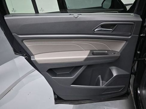 Used 2023 Volkswagen Atlas SE w/ Panoramic Sunroof Package FWD image 30