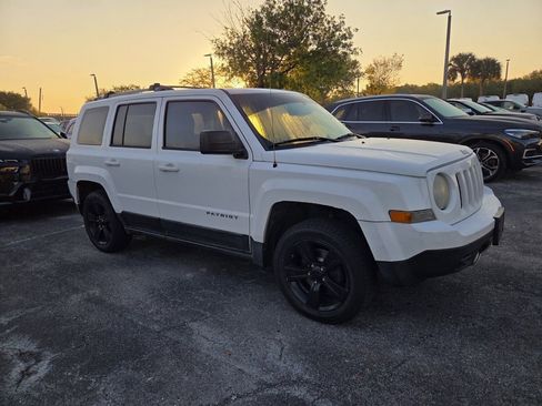 Used 2012 Jeep Patriot Latitude image 2