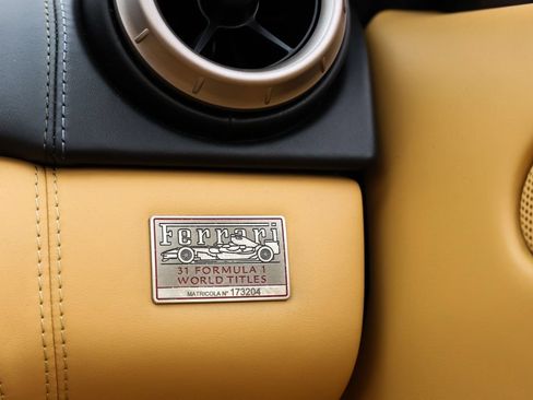 Used 2010 Ferrari California RWD image 32
