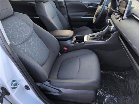 Used 2025 Toyota RAV4 XLE FWD image 21