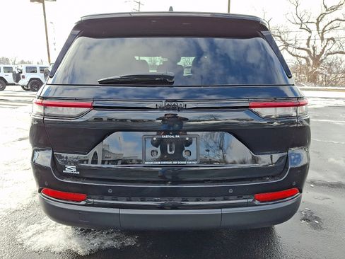 Certified 2023 Jeep Grand Cherokee Altitude image 5