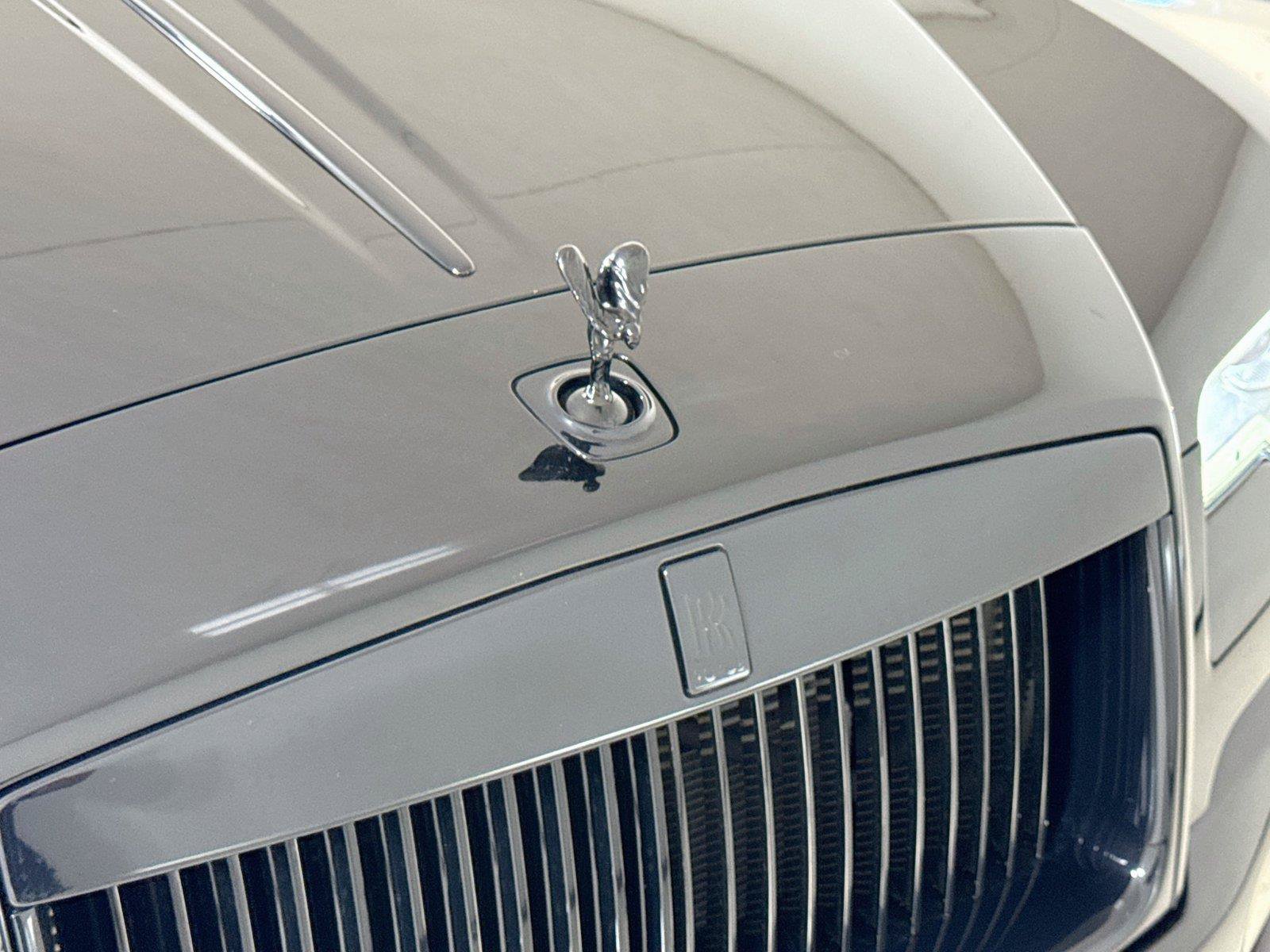 Used 2018 Rolls-Royce Dawn RWD image 29
