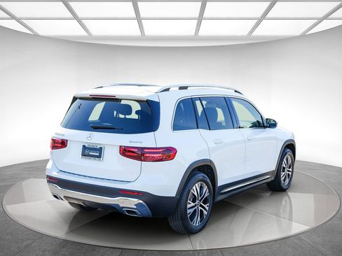Certified 2026 Mercedes-Benz GLB 250 4MATIC image 4