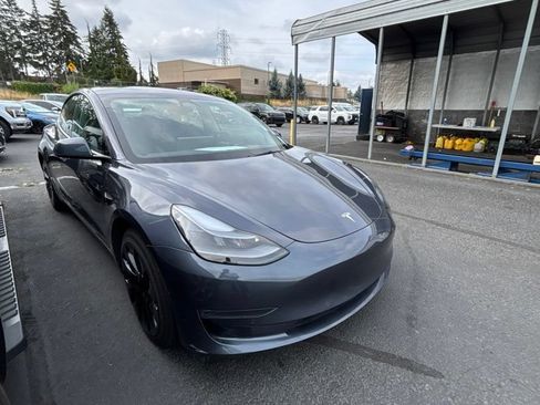 Used 2022 Tesla Model 3 Long Range AWD/4WD image 4