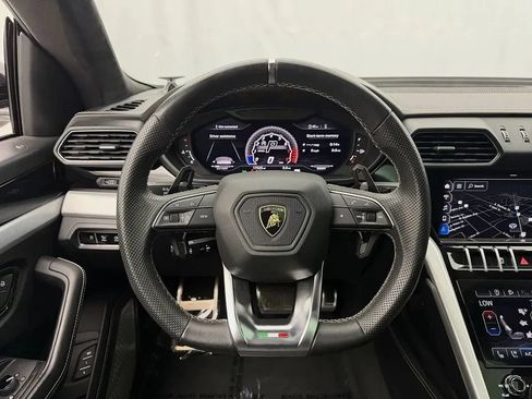 Used 2021 Lamborghini Urus AWD/4WD image 13