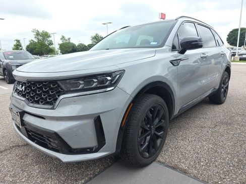 Used 2023 Kia Sorento SX AWD/4WD image 3