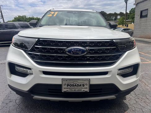 Used 2021 Ford Explorer XLT w/ Equipment Group 202A AWD/4WD image 2
