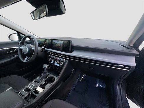Used 2025 Hyundai Sonata SE image 25