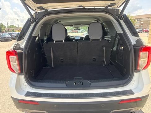 Used 2022 Ford Explorer XLT w/ Equipment Group 202A RWD image 18