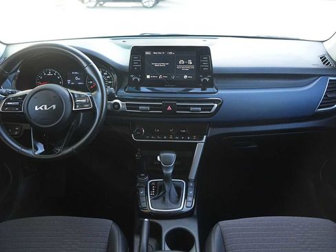 Used 2023 Kia Seltos S image 9