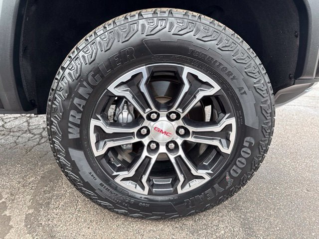 Used 2023 GMC Canyon AT4 w/ Canyon Safety Plus Package AWD/4WD image 30