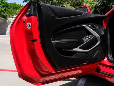Used 2019 Chevrolet Camaro LT RWD image 37