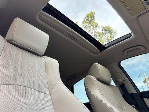 Used 2018 Honda Accord Touring image 15