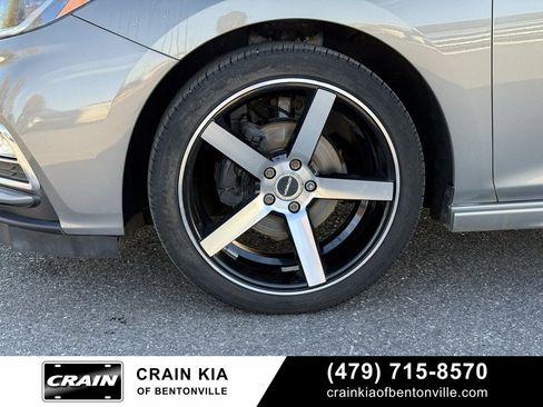 Used 2017 Chevrolet Cruze LT w/ Convenience Package image 32