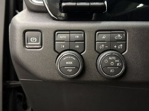 Used 2026 Chevrolet Silverado 2500 High Country w/ High Country Premium Package AWD/4WD image 31