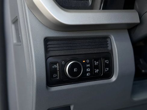 Used 2025 Ford F250 XLT w/ Black Appearance Package image 24