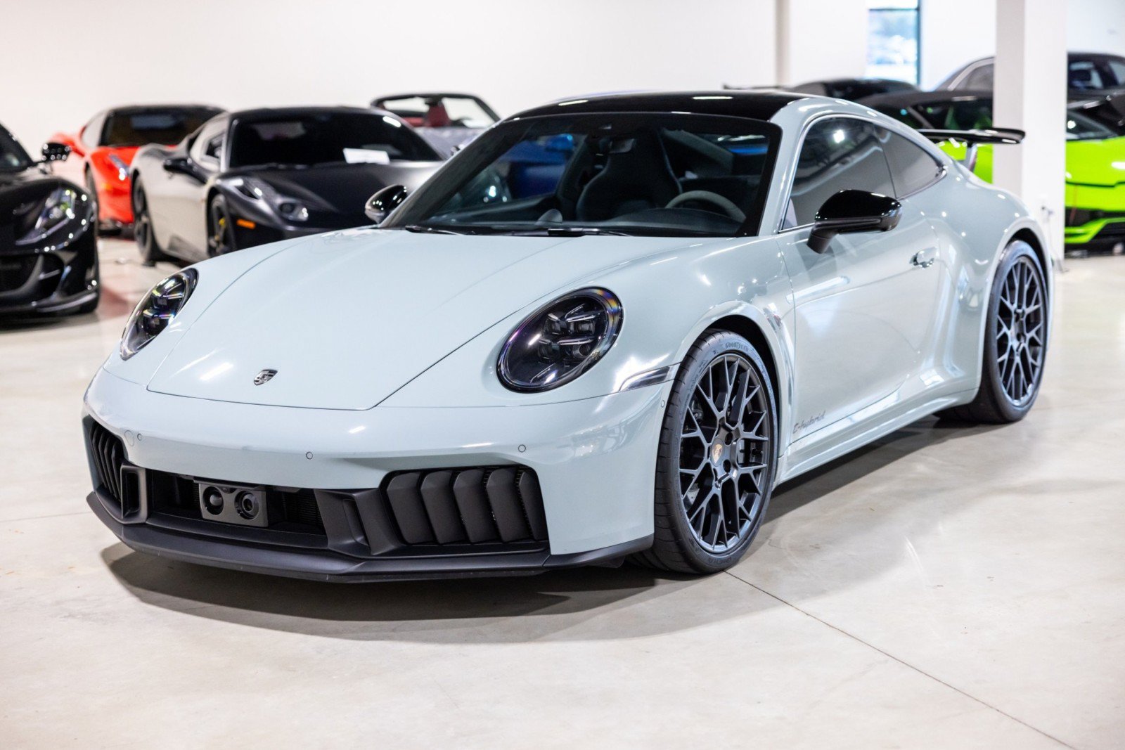 Used 2025 Porsche 911 Carrera GTS RWD image 12