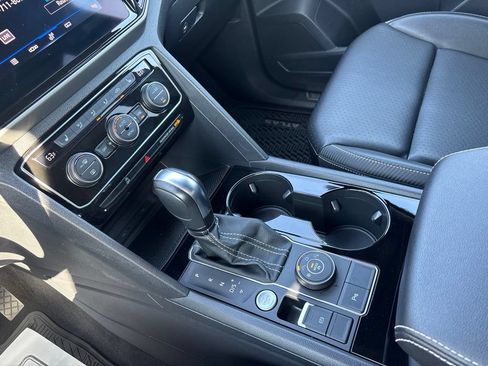 Used 2022 Volkswagen Atlas Cross Sport SE AWD/4WD image 19