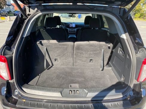 Used 2022 Ford Explorer XLT image 25
