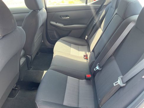 Used 2022 Nissan Sentra SV FWD image 12