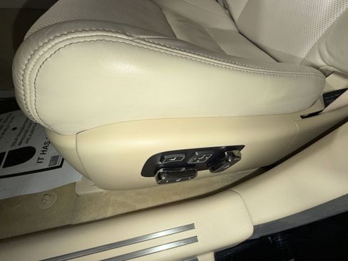 Used 2016 Lexus LS 460 w/ Comfort Package image 14