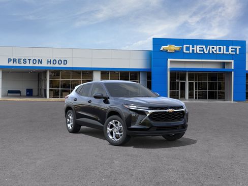New 2026 Chevrolet Trax LS w/ LS Convenience Package FWD image 1
