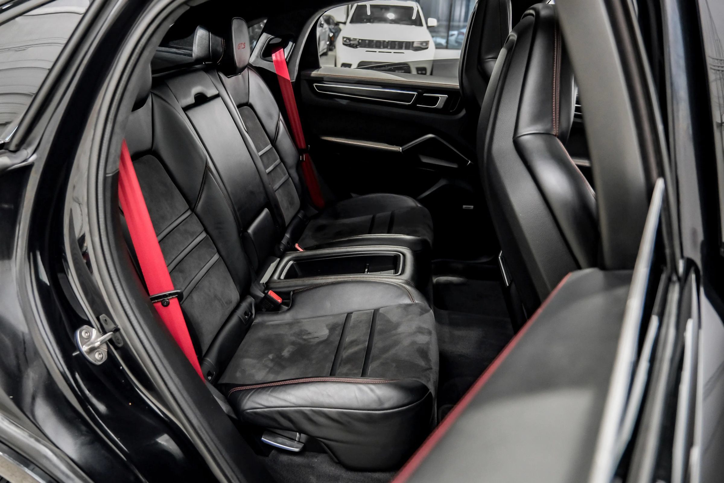 Used 2021 Porsche Cayenne GTS w/ Premium Package AWD/4WD image 46