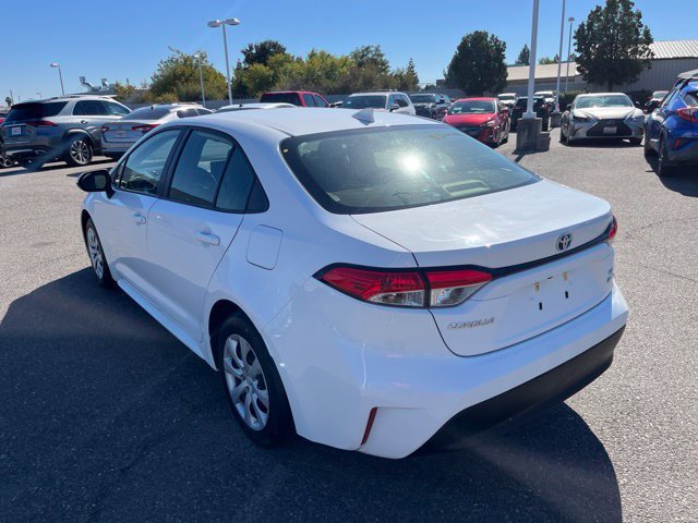 Used 2025 Toyota Corolla LE FWD image 5