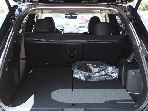 New 2025 Mitsubishi Outlander SE image 11