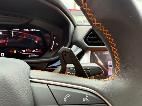 Used 2025 Lamborghini Urus Performante AWD/4WD image 31