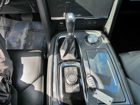 Used 2023 Nissan Armada SV image 26