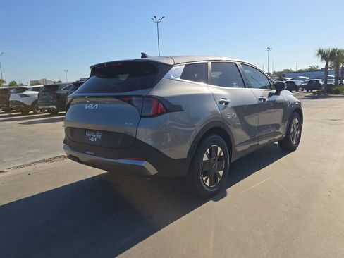 New 2026 Kia Sportage LX FWD image 8