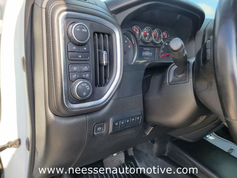 Used 2022 Chevrolet Silverado 2500 LT w/ Convenience Package image 18