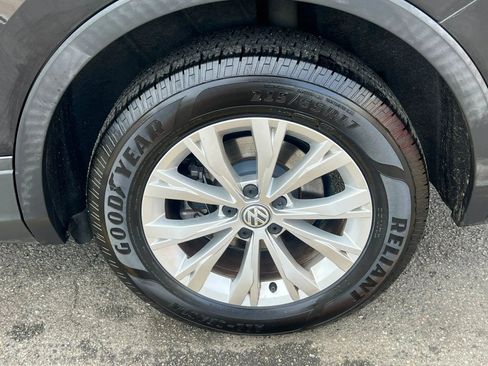 Used 2018 Volkswagen Tiguan S FWD image 11