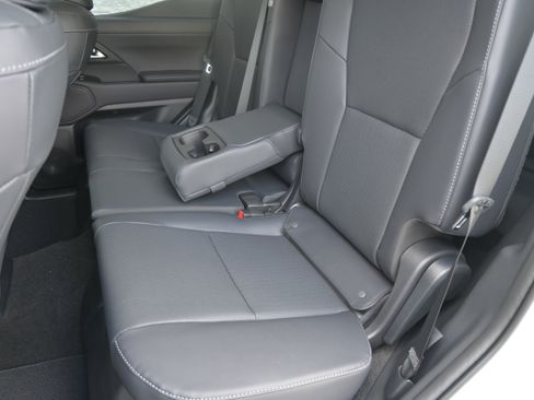 Used 2026 Lexus GX 550 GX 550 Premium w/ Cold Area Package image 31